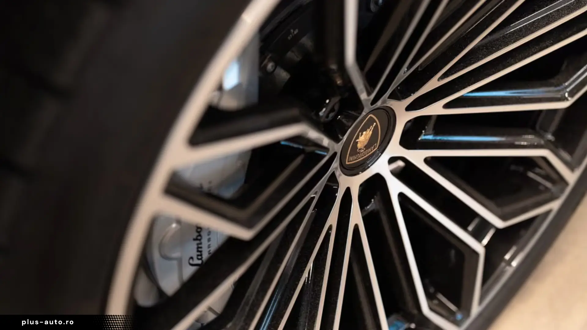LAMBORGHINI URUS SE CARBON SPORTIVO B&O 3D • MASAJ