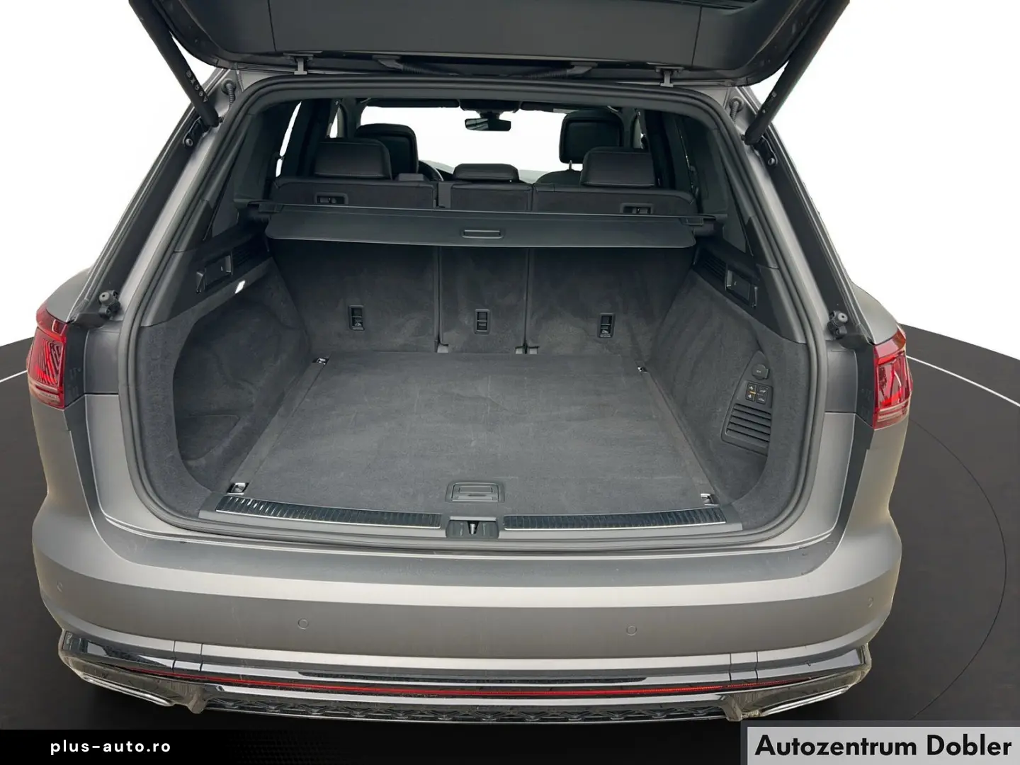 VW Touareg 3.0 TDI 4Motion R-Line LUFT AHK Pano LED