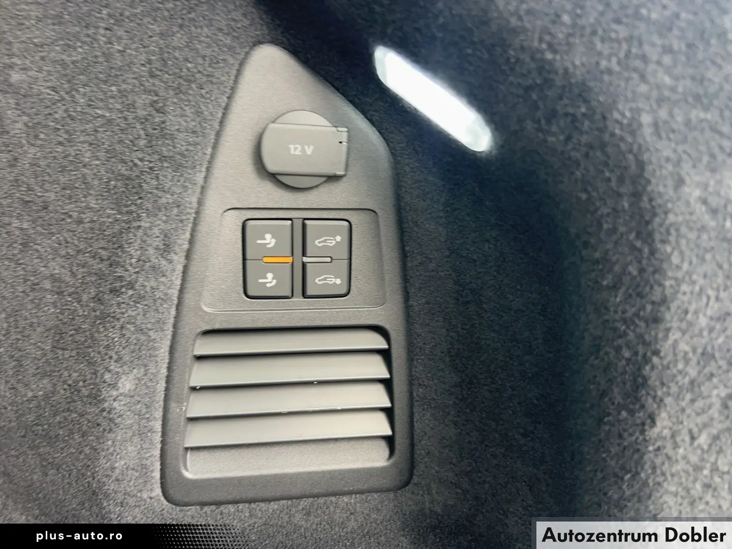 VW Touareg 3.0 TDI 4Motion R-Line LUFT AHK Pano LED