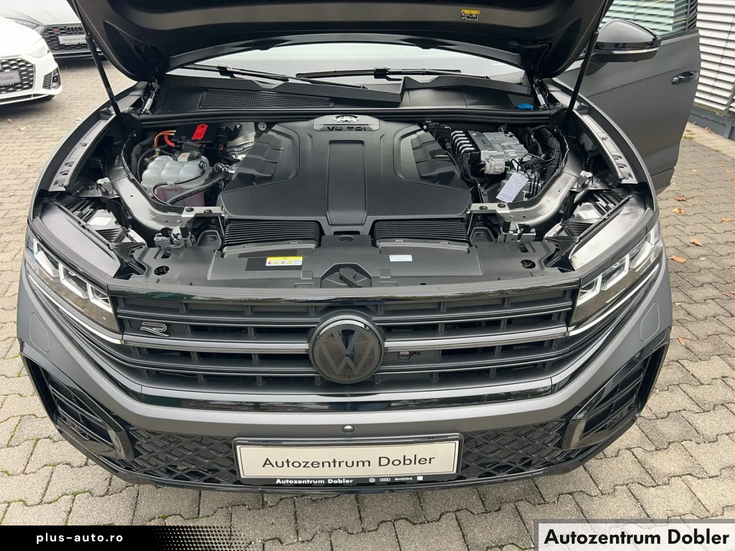 VW Touareg 3.0 TDI 4Motion R-Line LUFT AHK Pano LED