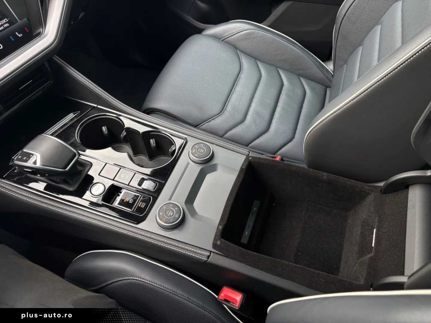 VW Touareg 3.0 TDI R-Line 4M PANO AHK STAHZG LUFT