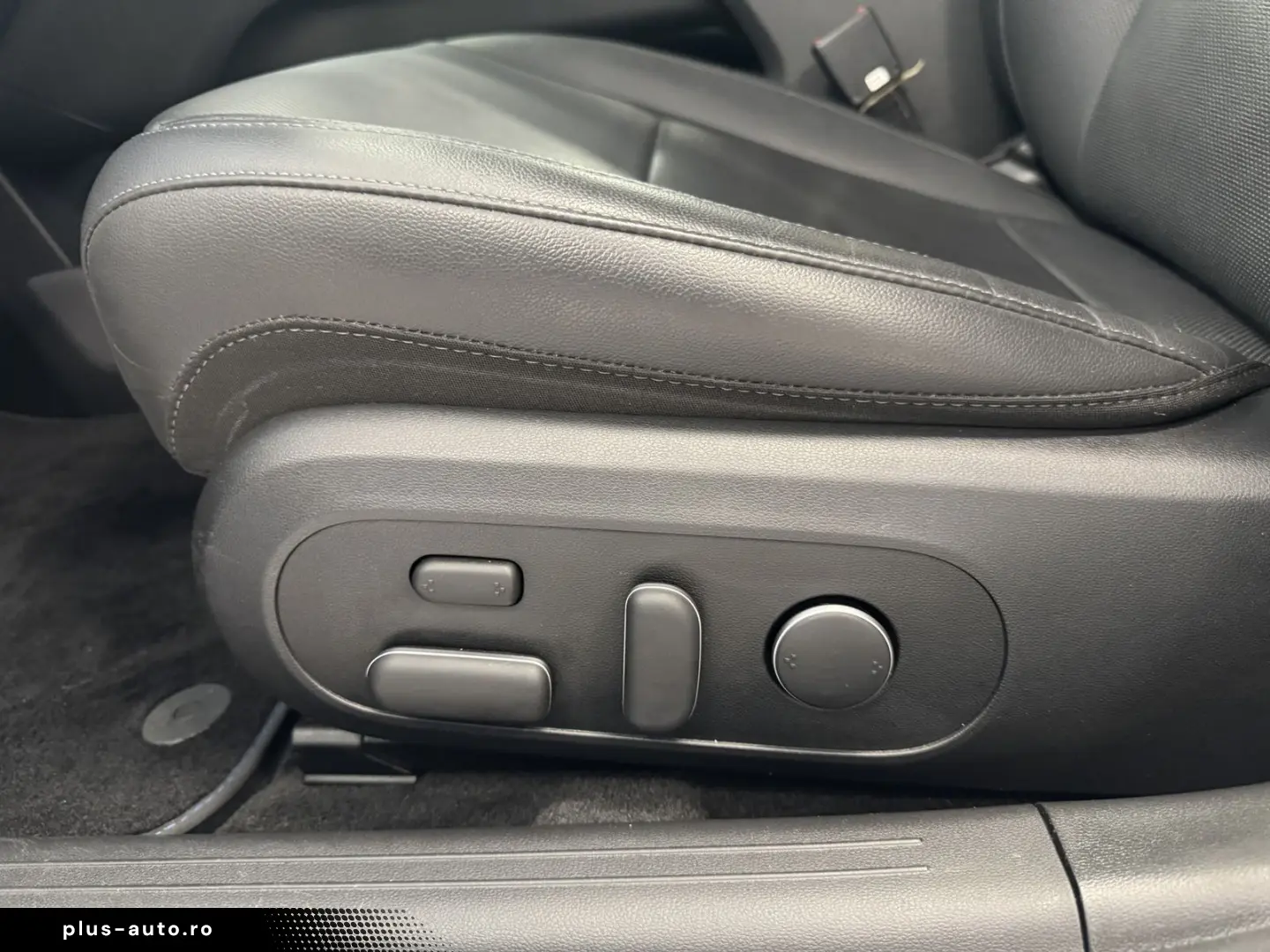 HYUNDAI Ioniq 6 Uniq 4WD BOSE ACC LED Leder CarPlay 1H