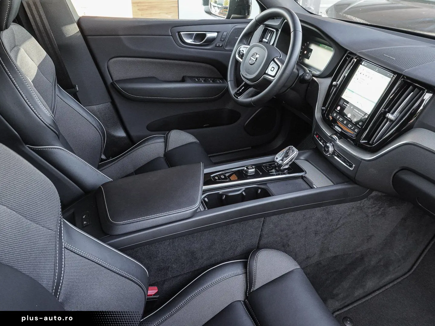 VOLVO XC60 T8 AWD Black Edition Plus Plug-in Hybrid AH