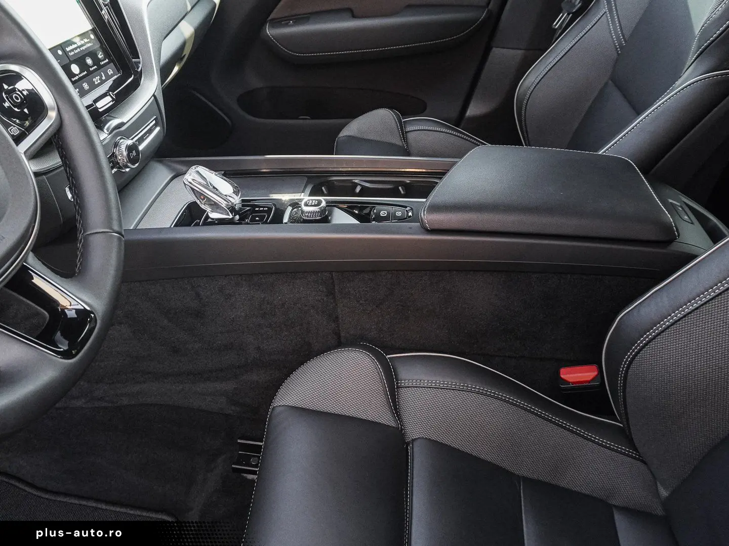 VOLVO XC60 T8 AWD Black Edition Plus Plug-in Hybrid AH