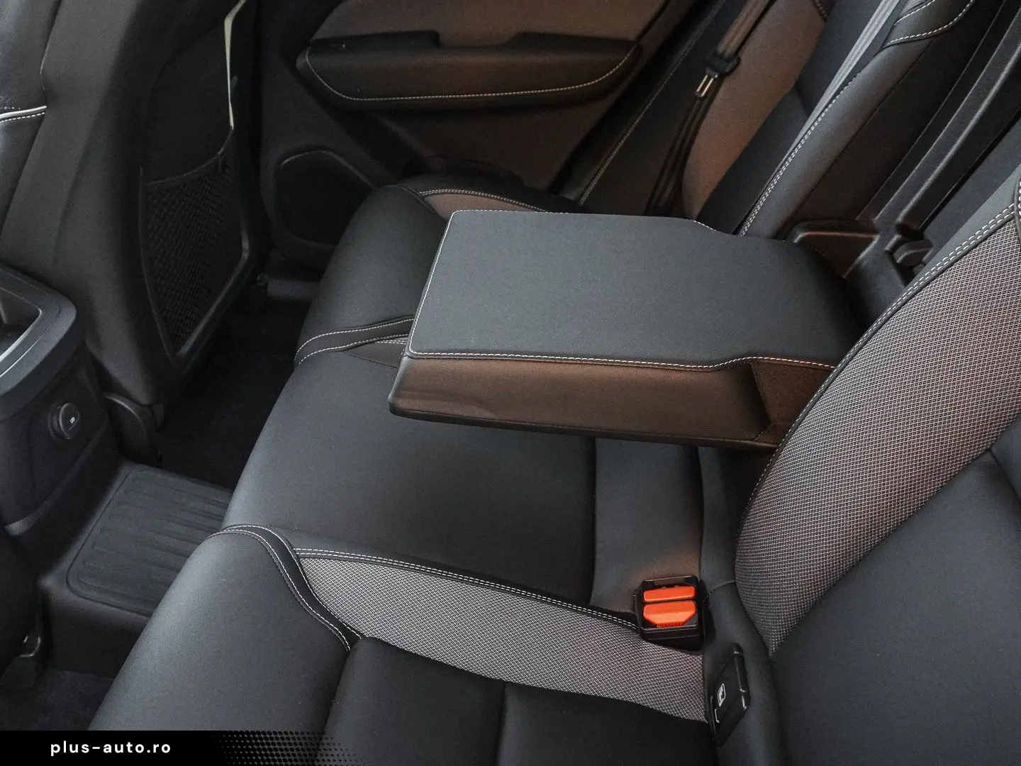 VOLVO XC60 T8 AWD Black Edition Plus Plug-in Hybrid AH