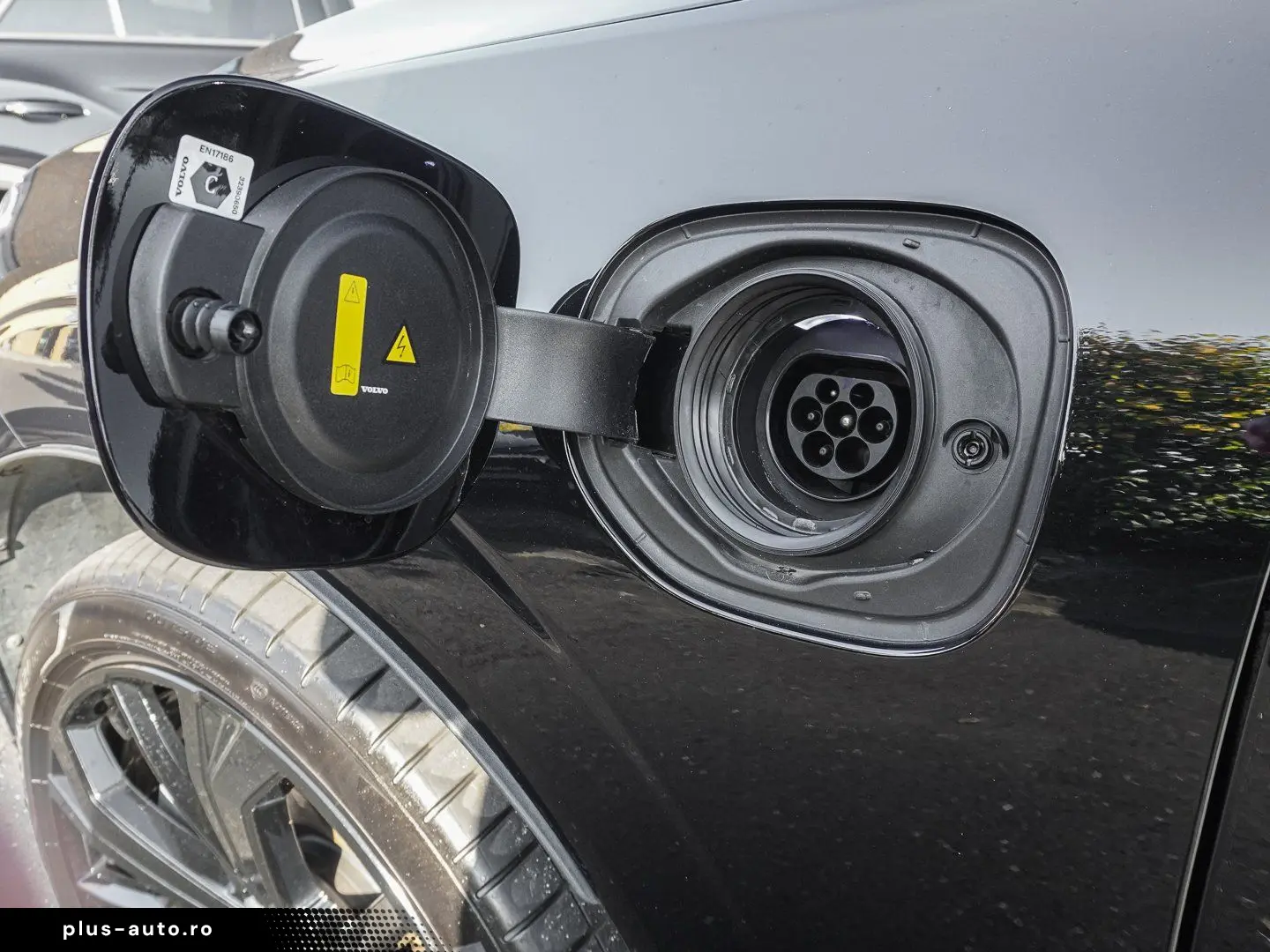 VOLVO XC60 T8 AWD Black Edition Plus Plug-in Hybrid AH