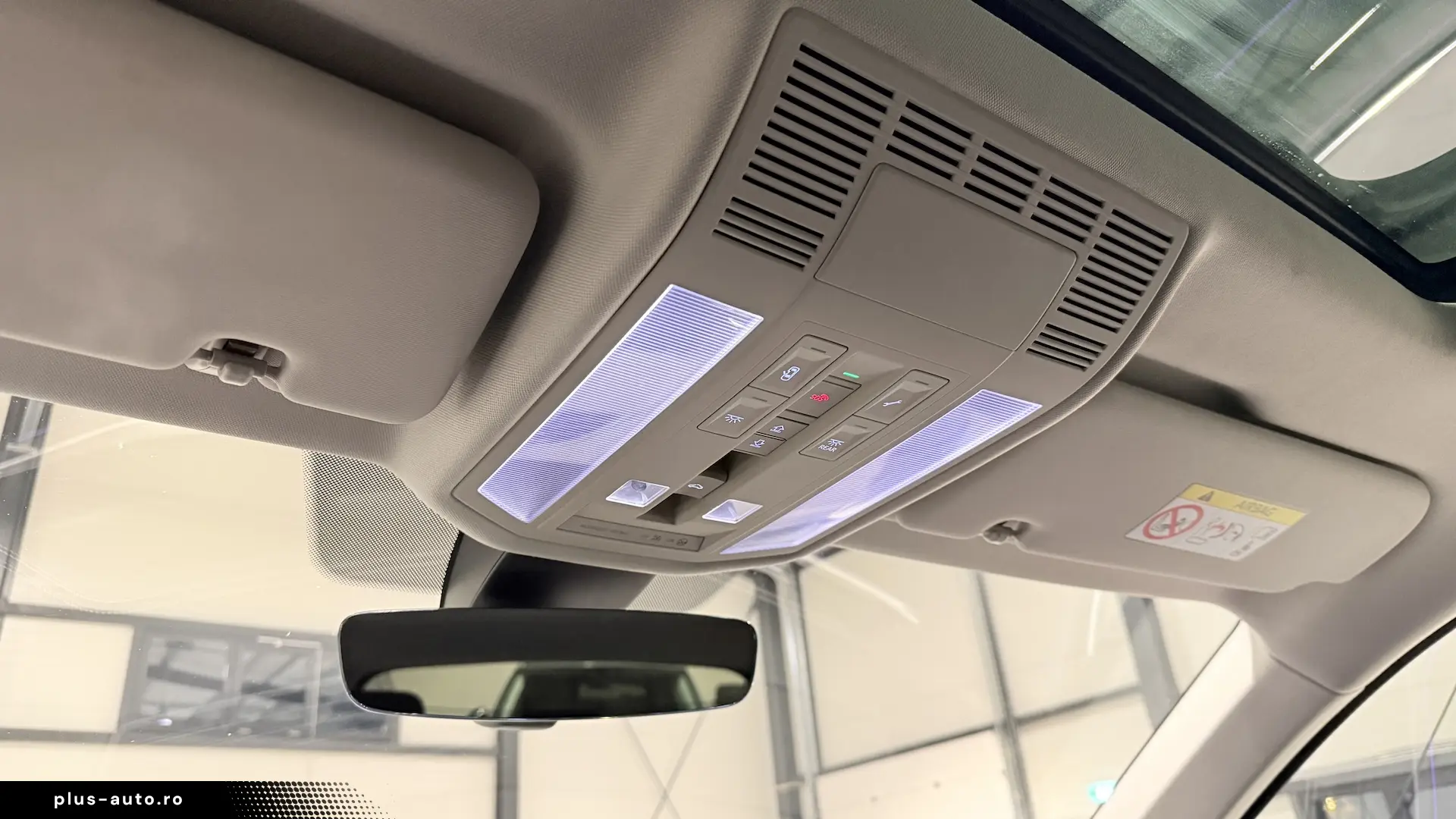 VW Touareg eHybrid Ventilatie Panoramic IQ Light Keyless