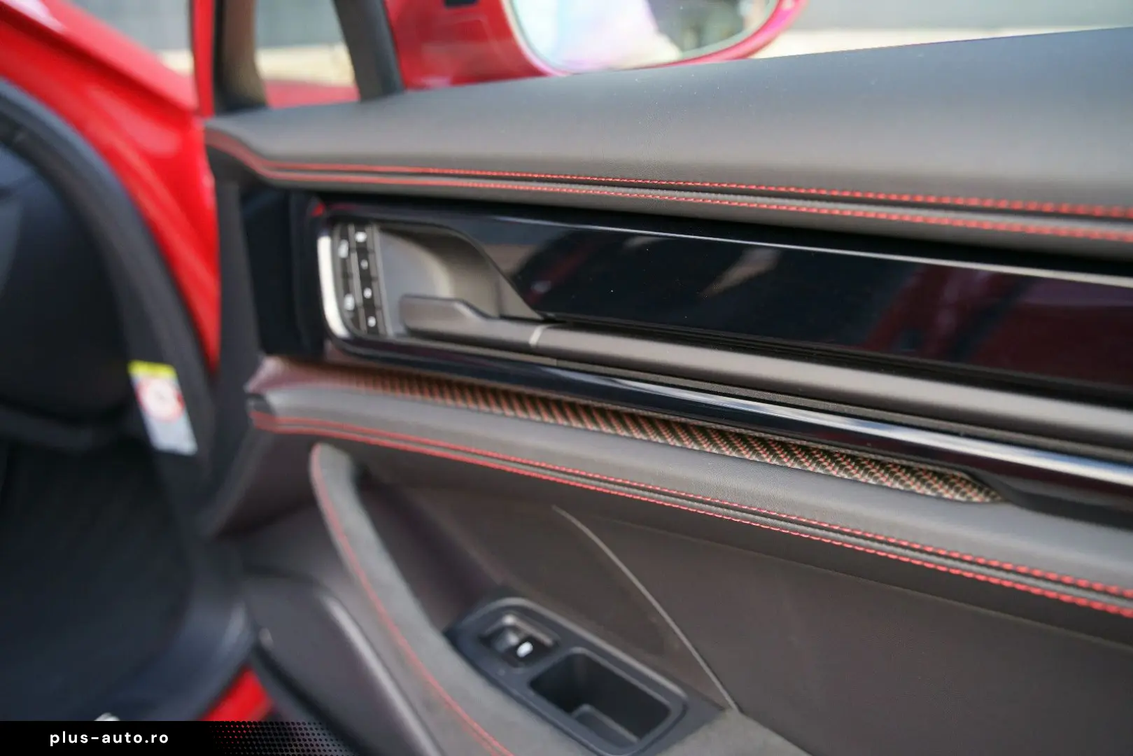 PORSCHE Panamera GTS  HLA CARBON P-Display 4-Zone