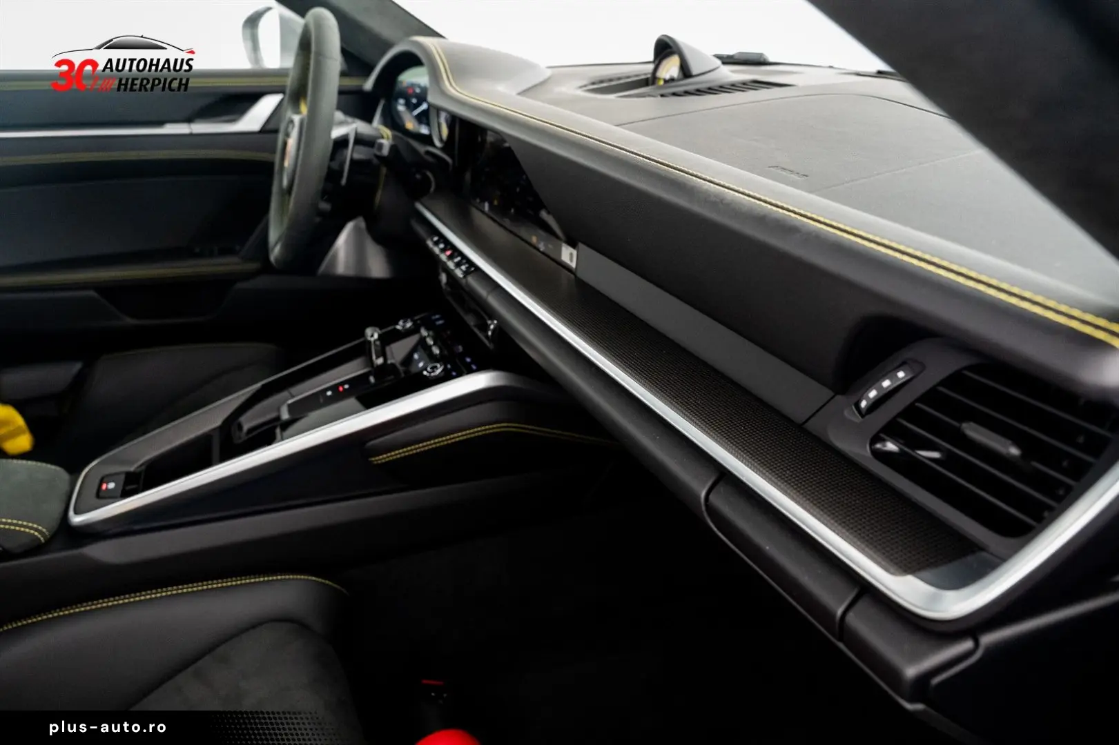 PORSCHE 992 Turbo S Coupé Burmester Vollschale Leichtbau