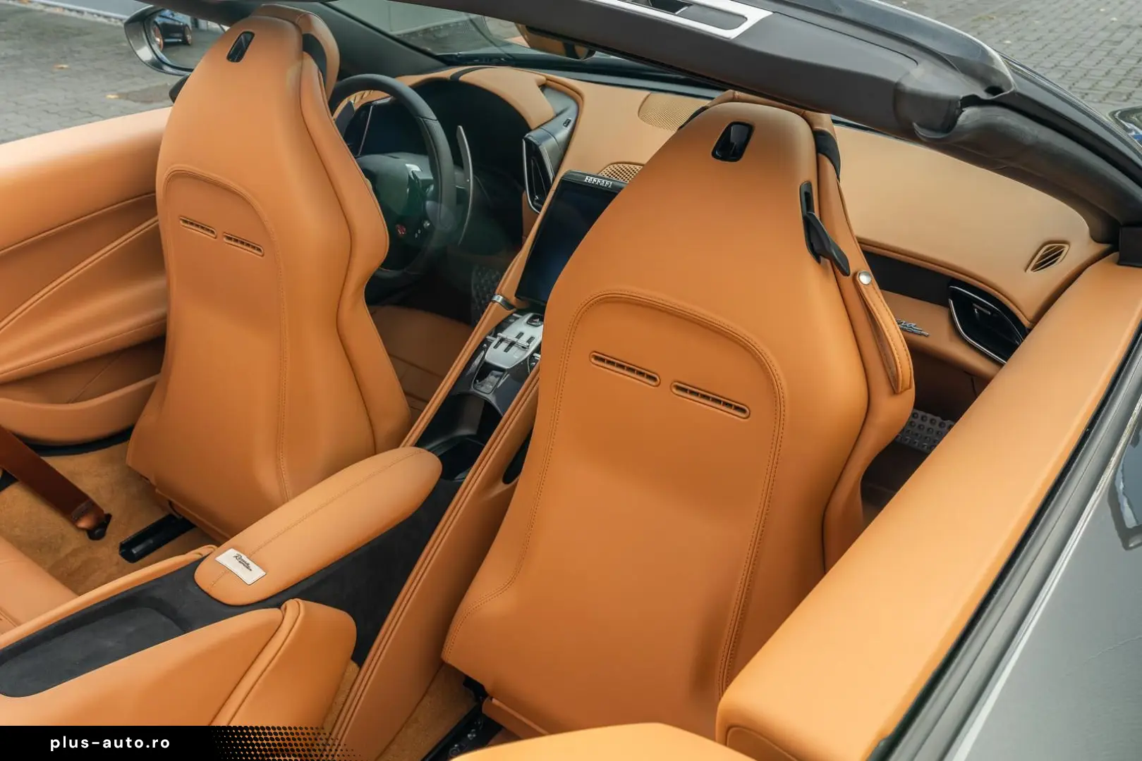 FERRARI Roma Spider  full Carbon ACC 360MatrixLED JBL