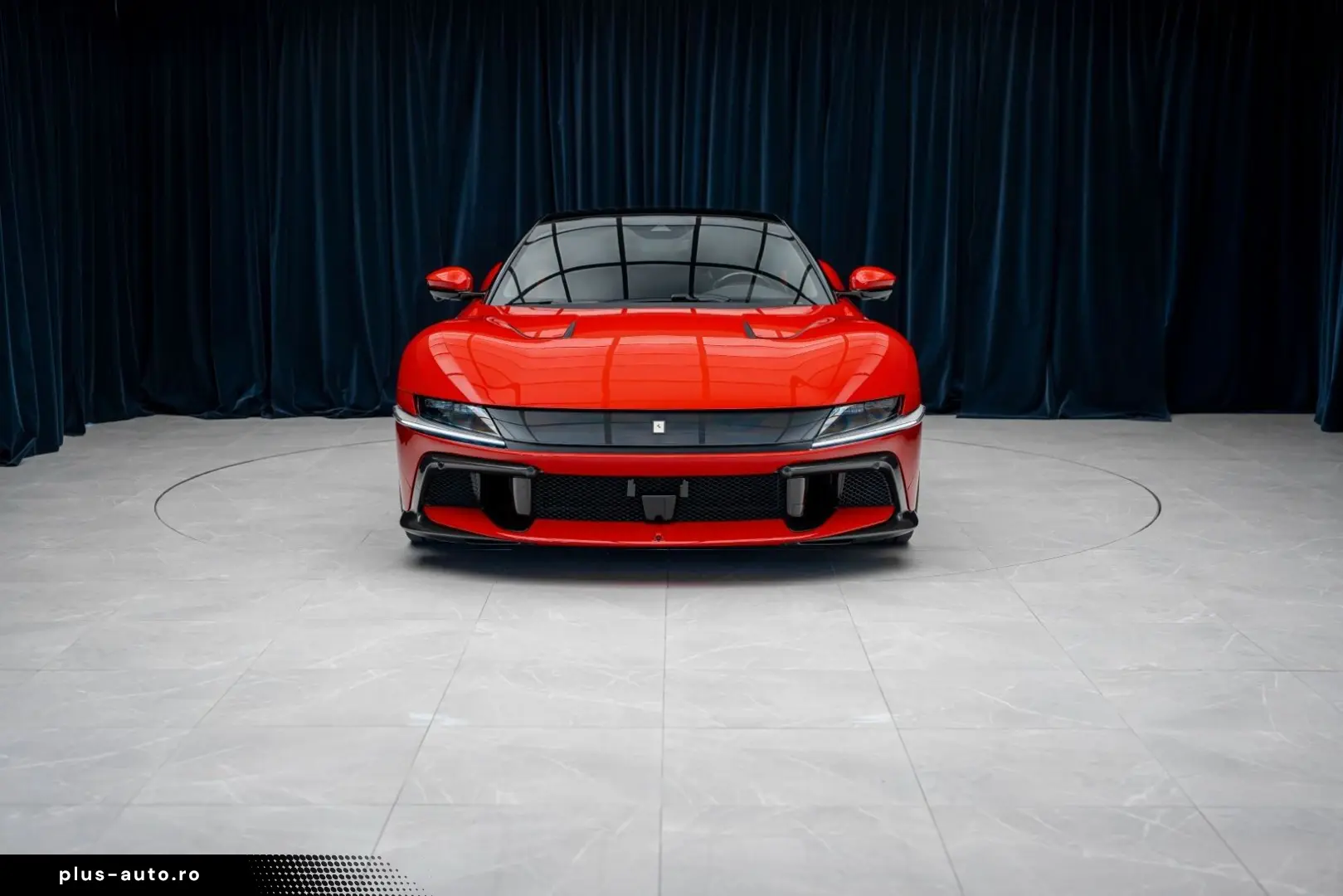 FERRARI Coupe 6.5 V12 CARBON LIFT PASSENGER DISPLAY
