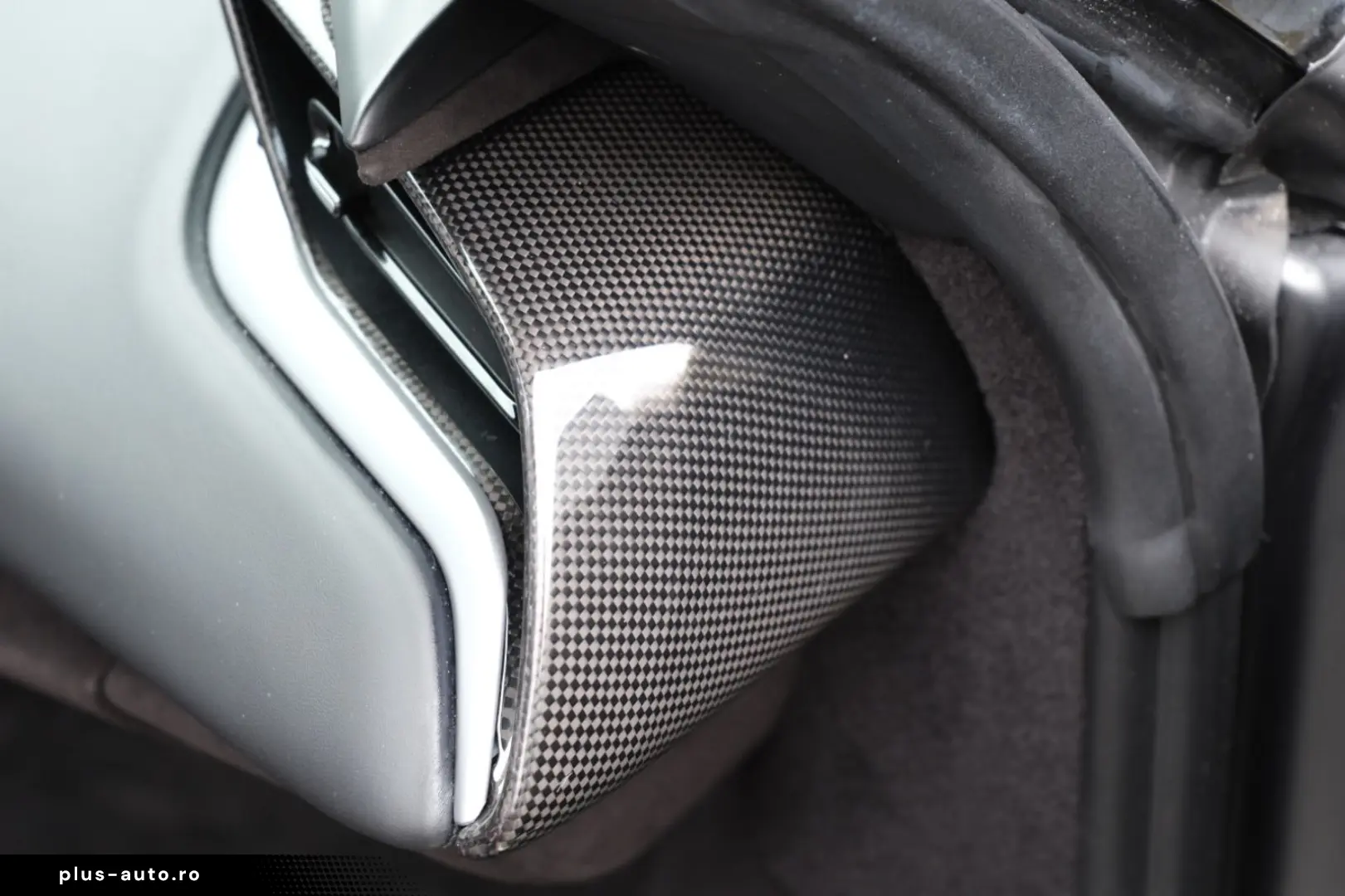 FERRARI SF90 Spider Matt ADAS Carbon 360  Lift JBL AFS