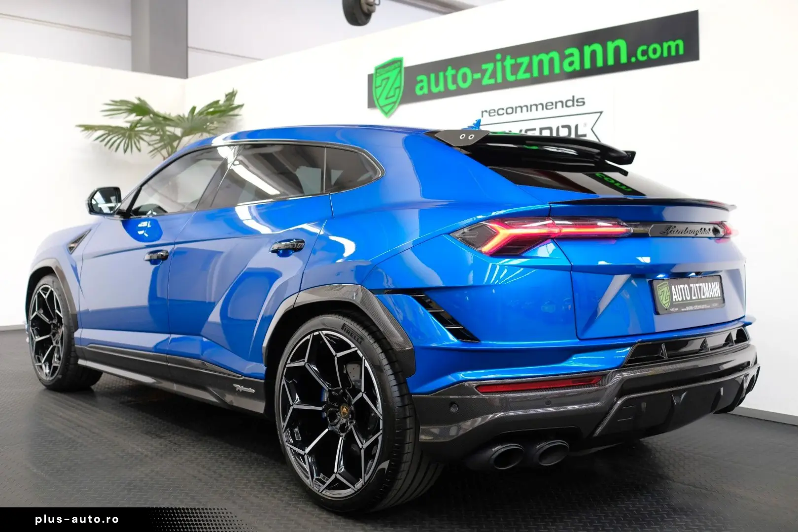 LAMBORGHINI Urus Performante CARBON BONNET PANO B&O AKRAPOVI