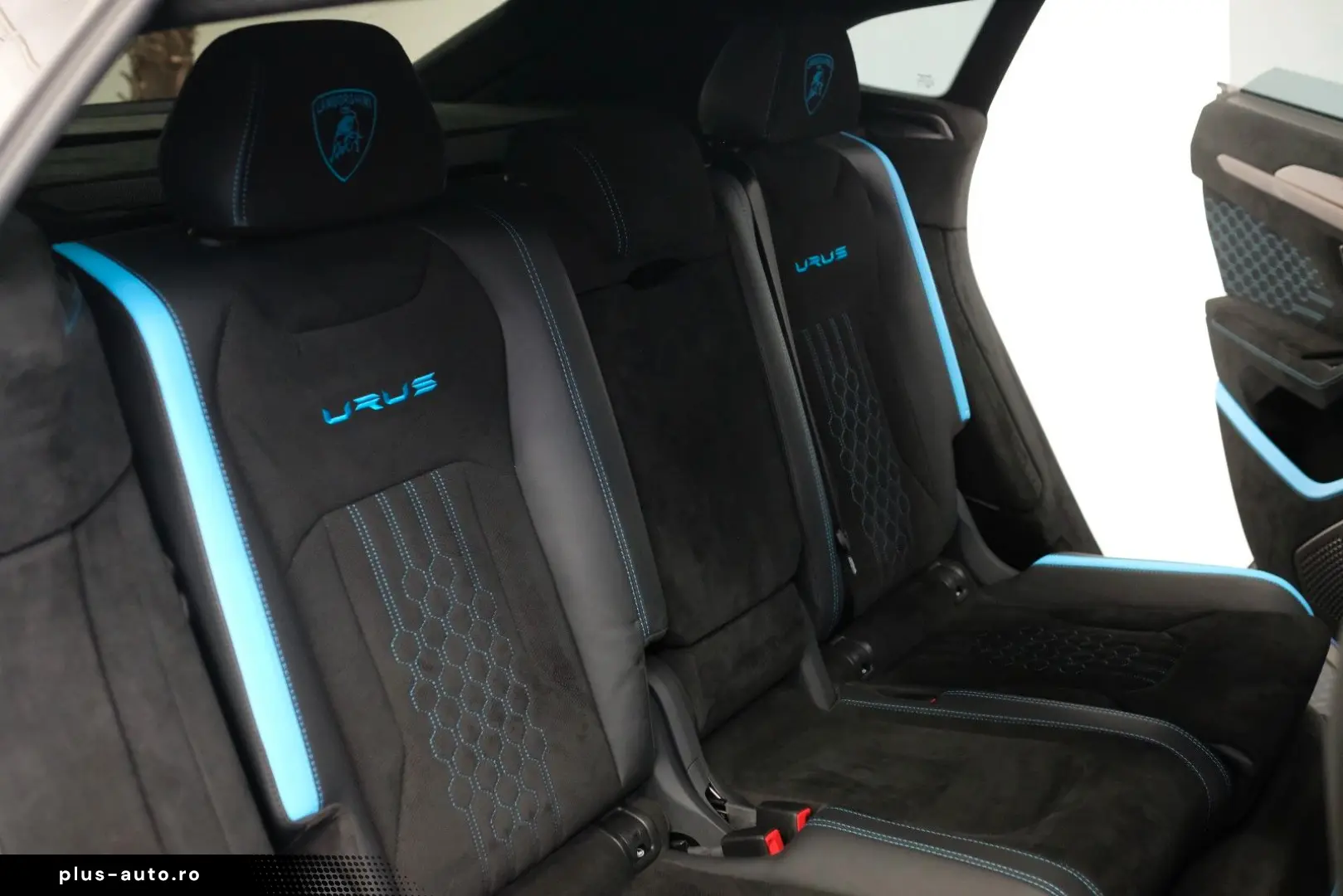 LAMBORGHINI Urus Performante CARBON BONNET PANO B&O AKRAPOVI