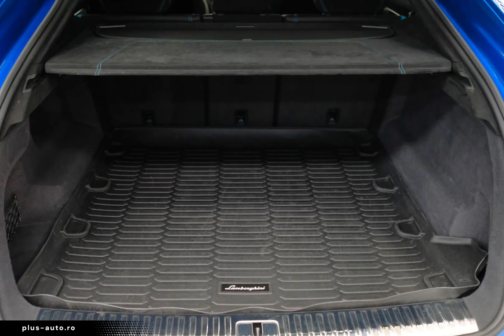 LAMBORGHINI Urus Performante CARBON BONNET PANO B&O AKRAPOVI