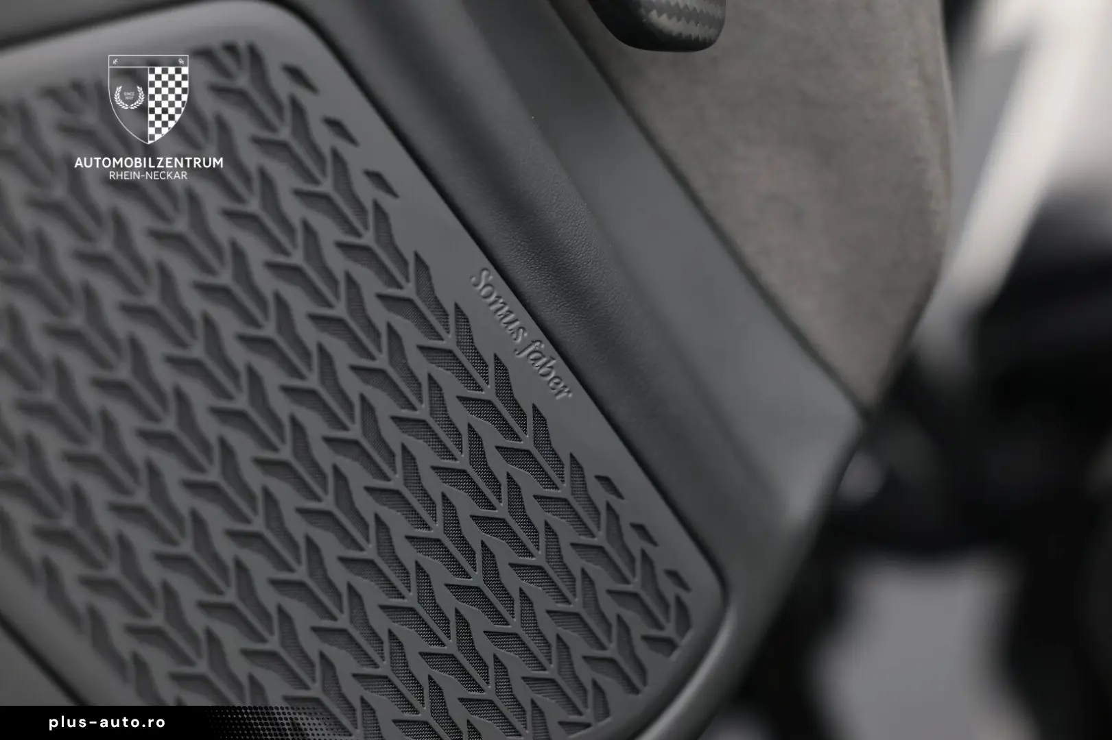 LAMBORGHINI Revuelto FullCarbon Beifahrerdisplay Sonus PPF