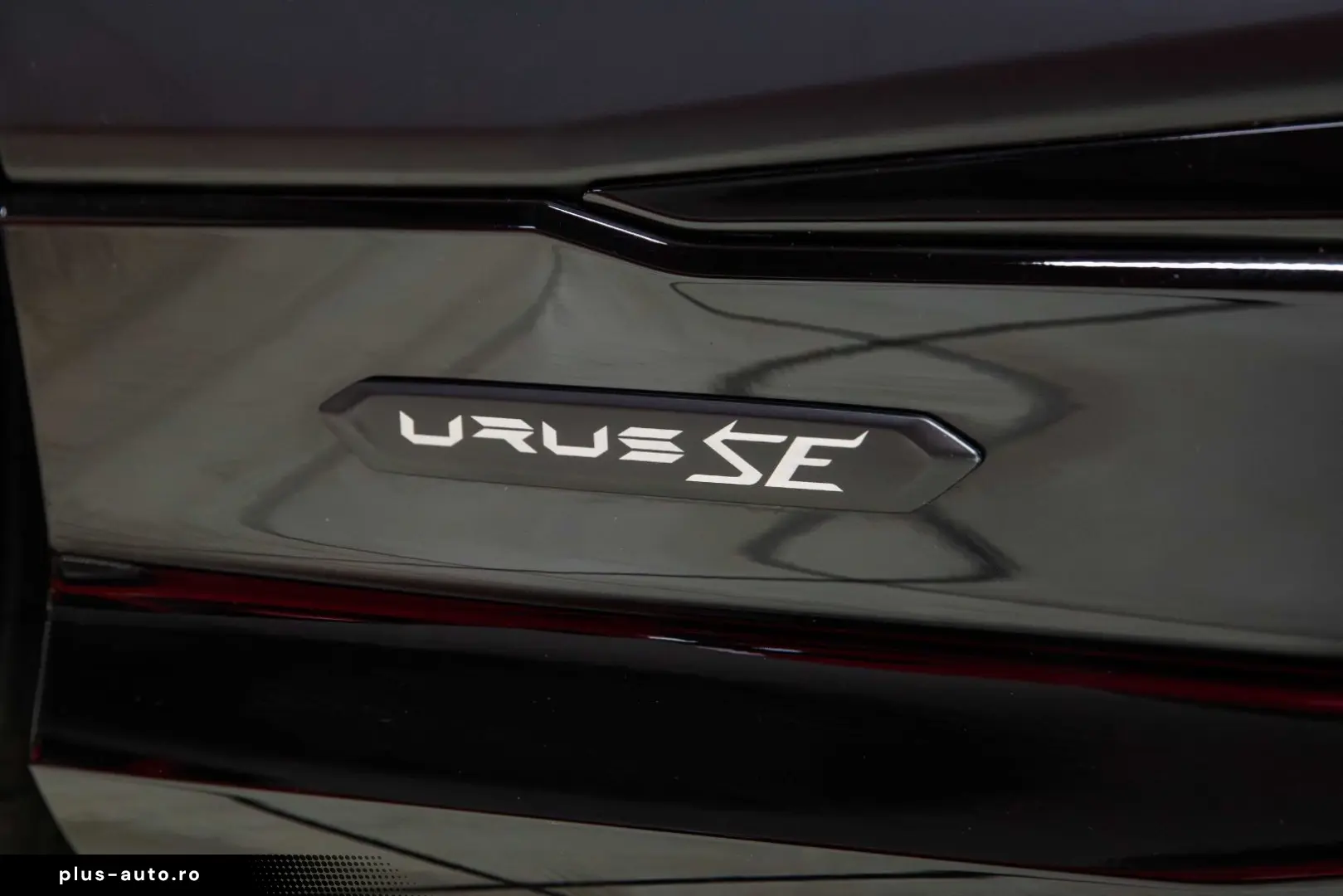 LAMBORGHINI Urus SE AKRAPOVIC BANG&OLUFSEN TETTO 360 VIEW