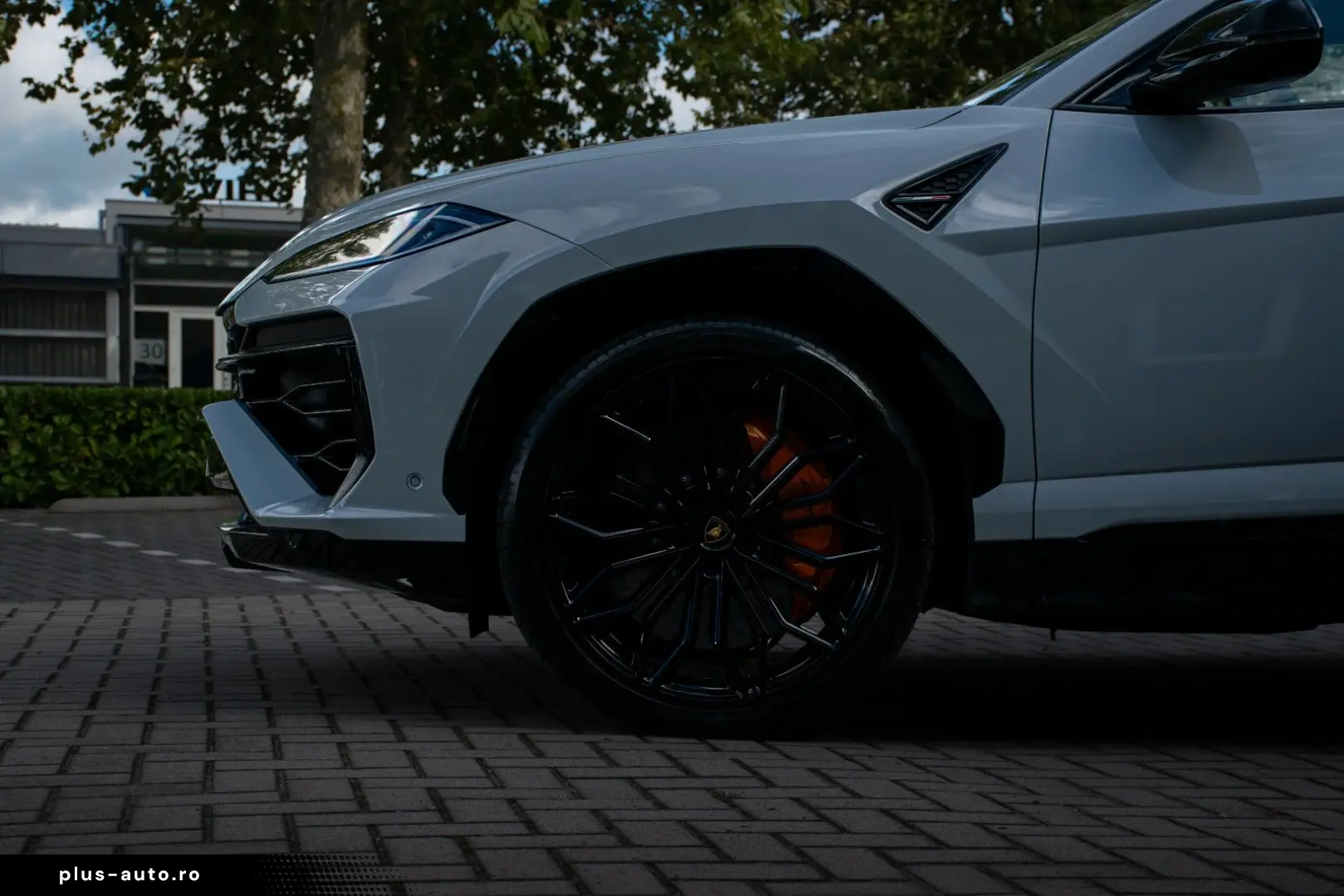 LAMBORGHINI Urus 4.0 V8 PHEV SE B&) Panorama 23zol Galanthus