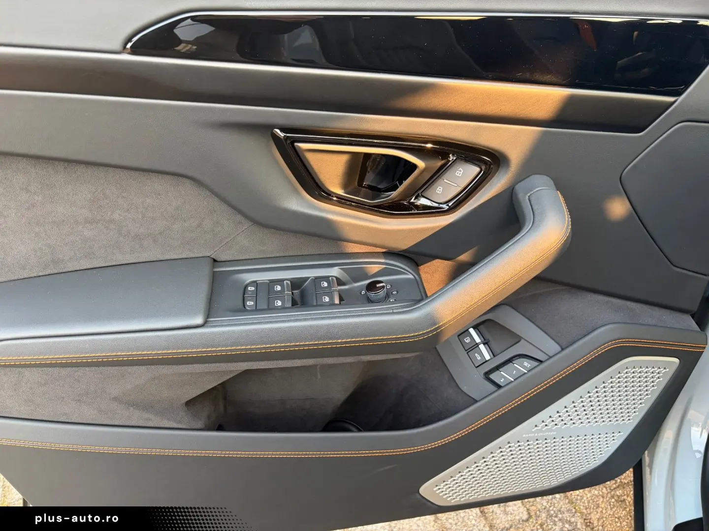 LAMBORGHINI Urus 4.0 V8 PHEV SE B&) Panorama 23zol Galanthus