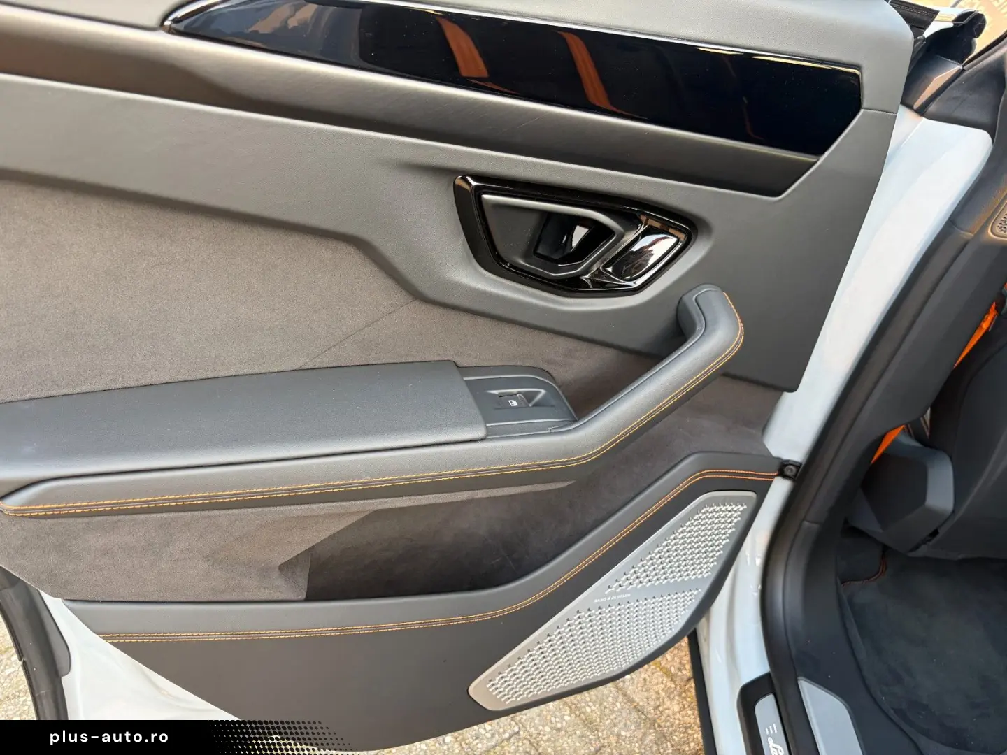 LAMBORGHINI Urus 4.0 V8 PHEV SE B&) Panorama 23zol Galanthus