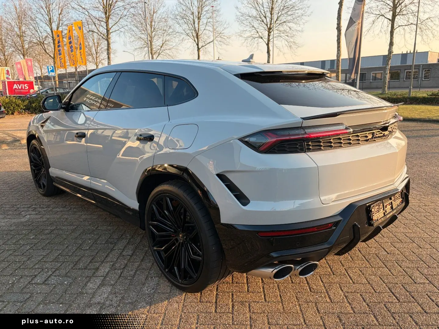 LAMBORGHINI Urus 4.0 V8 PHEV SE B&) Panorama 23zol Galanthus