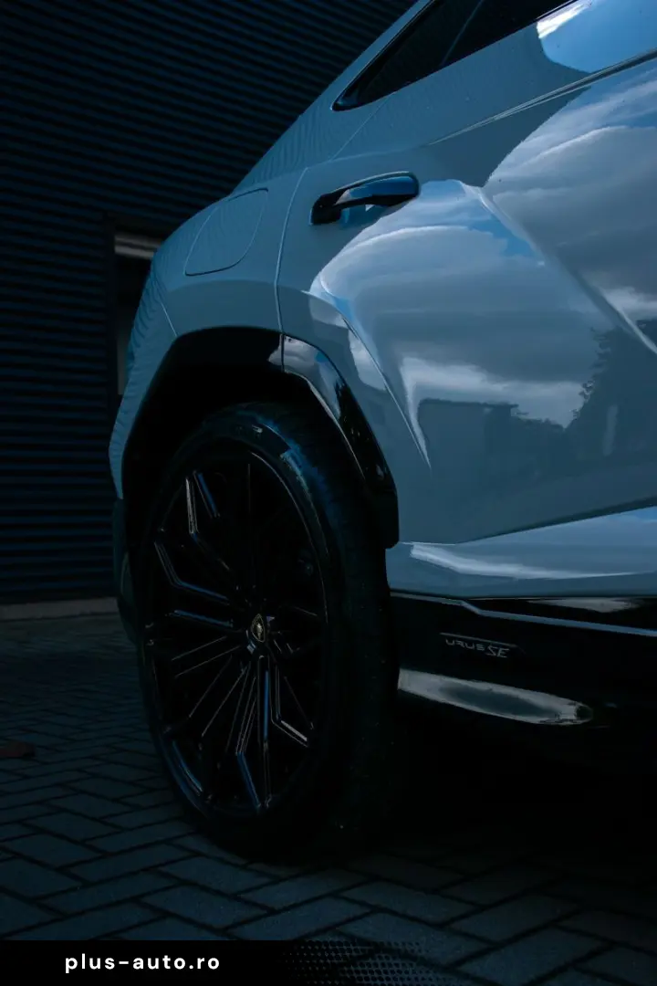 LAMBORGHINI Urus 4.0 V8 PHEV SE B&) Panorama 23zol Galanthus
