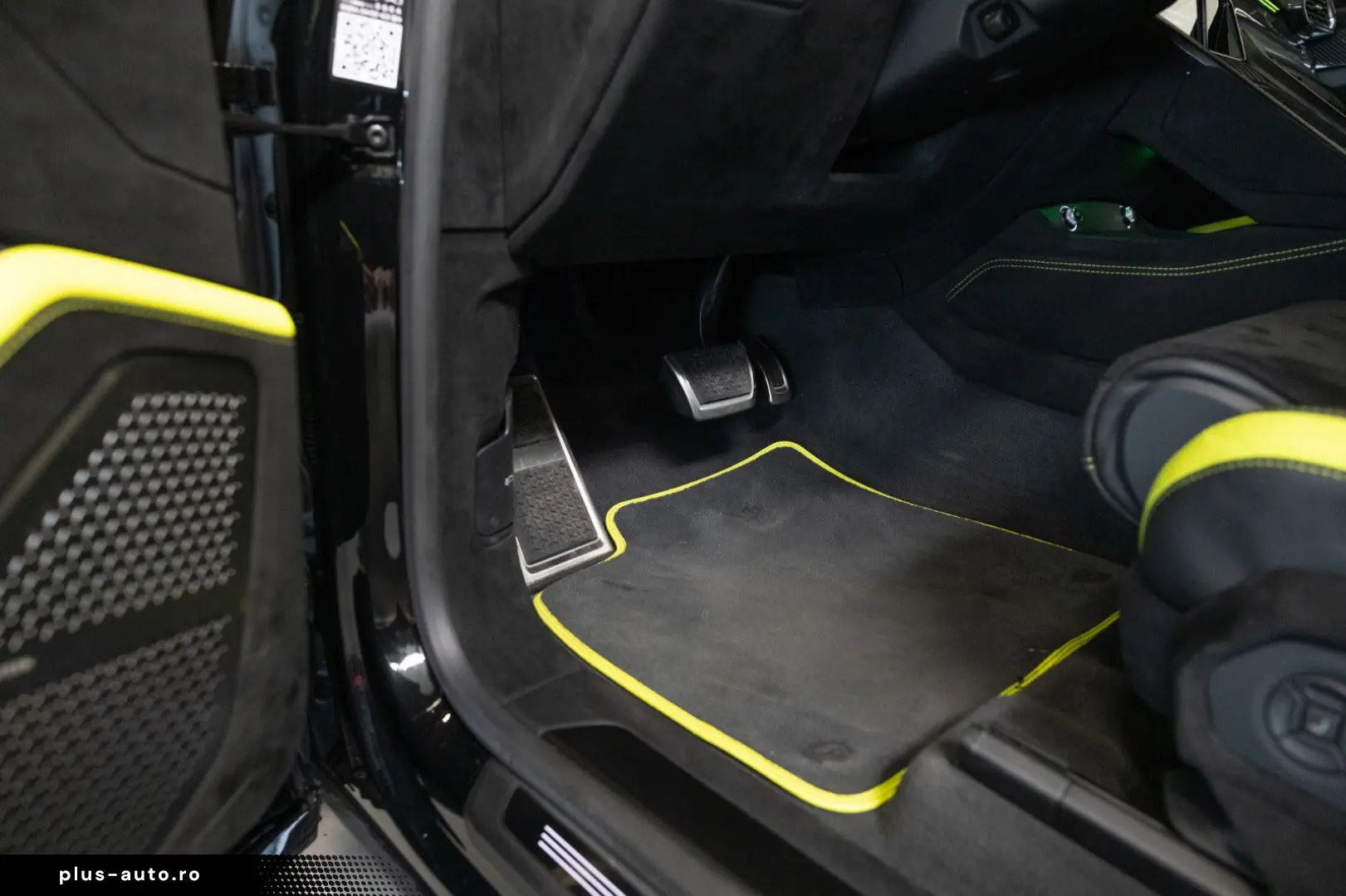 LAMBORGHINI Urus Performante FULL CARBON BANG&OLUFSEN 23