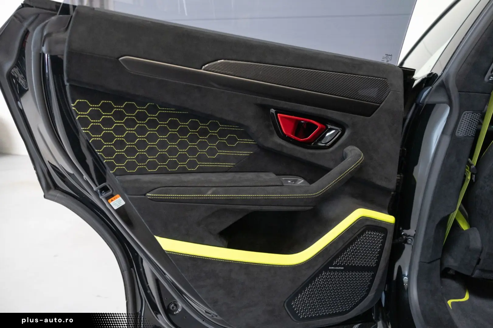 LAMBORGHINI Urus Performante FULL CARBON BANG&OLUFSEN 23