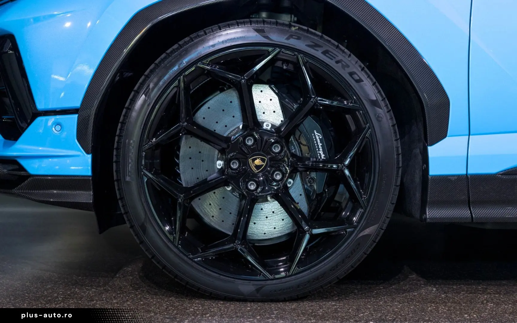 LAMBORGHINI URUS PERFORMANTE   CARBON   ADAS-PAKET   REAR-TV