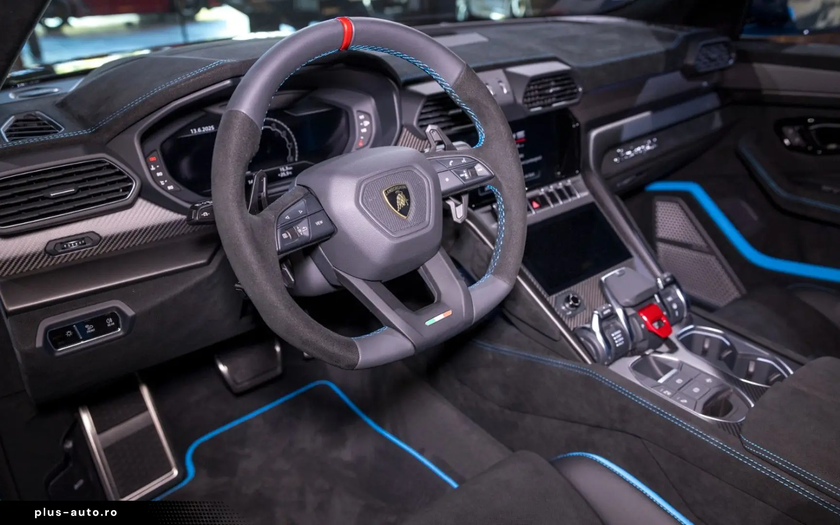 LAMBORGHINI URUS PERFORMANTE   CARBON   ADAS-PAKET   REAR-TV