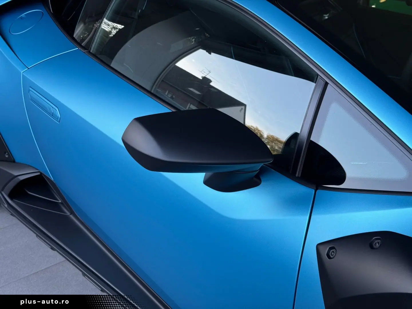 LAMBORGHINI Huracán Sterrato Blu-Arione-Matt Sensonum
