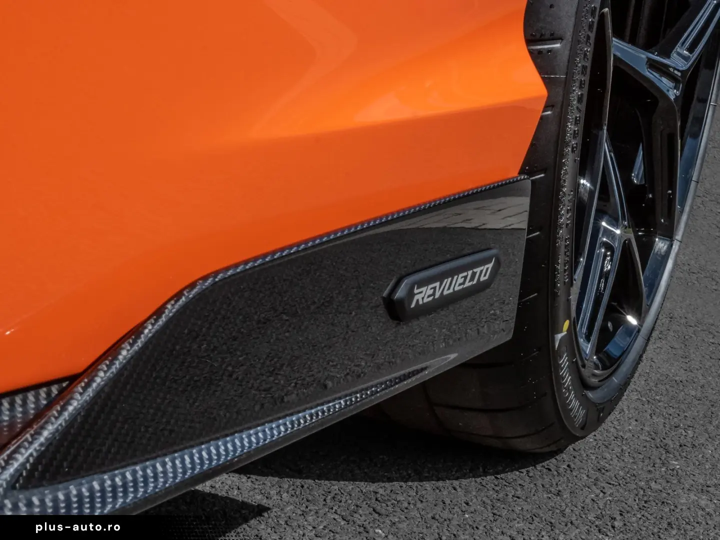 LAMBORGHINI Revuelto Arancio Apodis  Corsa Tex