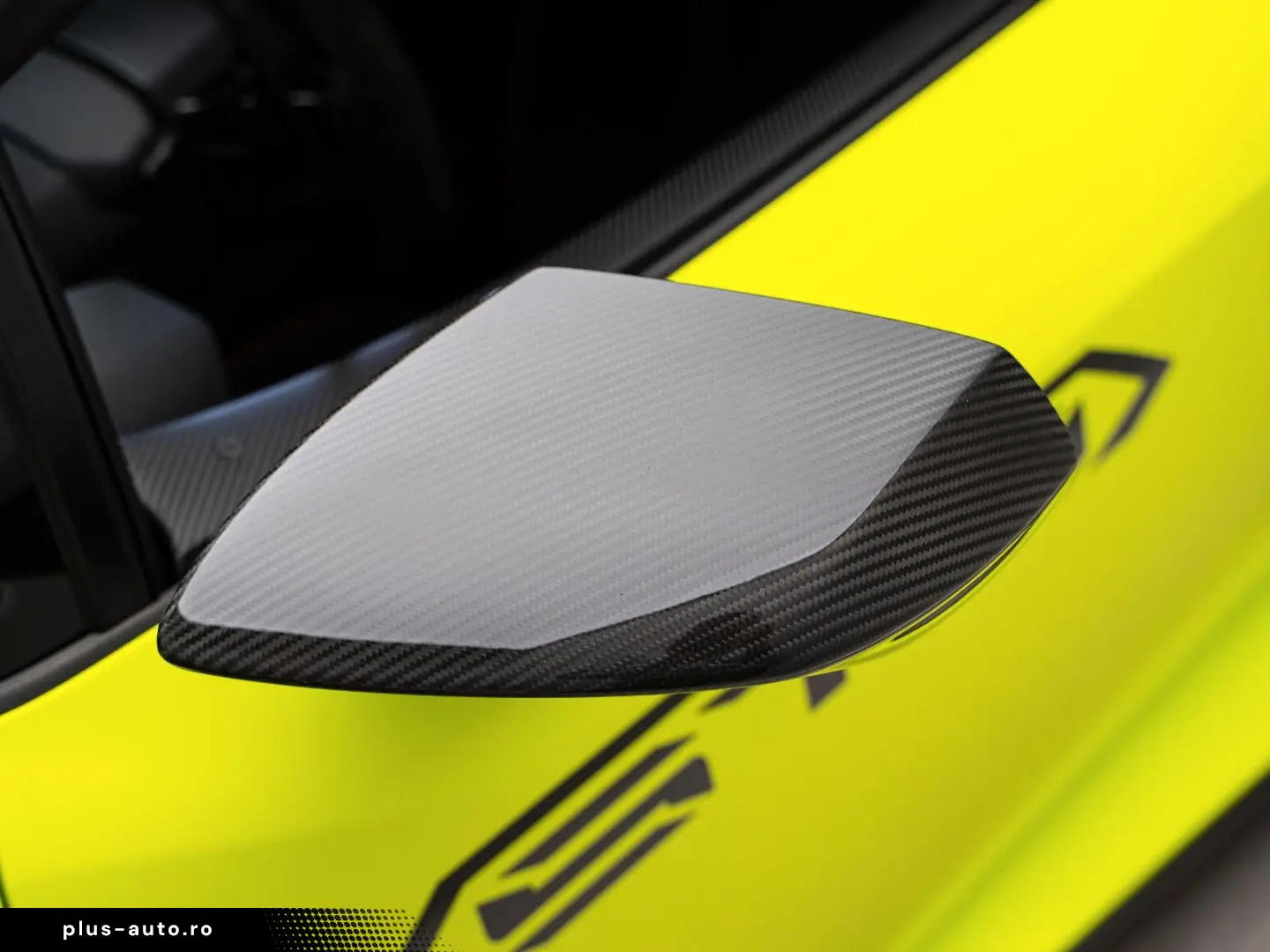 LAMBORGHINI Huracán STO   Verde Shock   Carbon   Lift