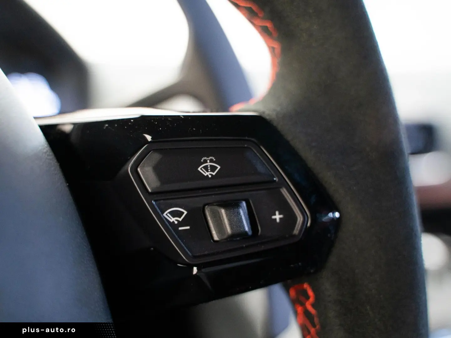 LAMBORGHINI Huracán STO   Verde Shock   Carbon   Lift