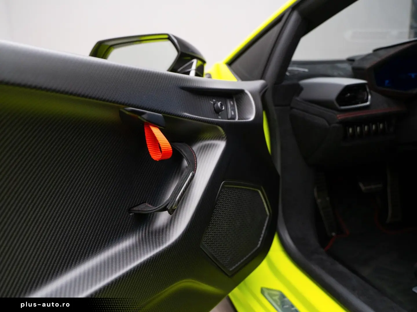 LAMBORGHINI Huracán STO   Verde Shock   Carbon   Lift