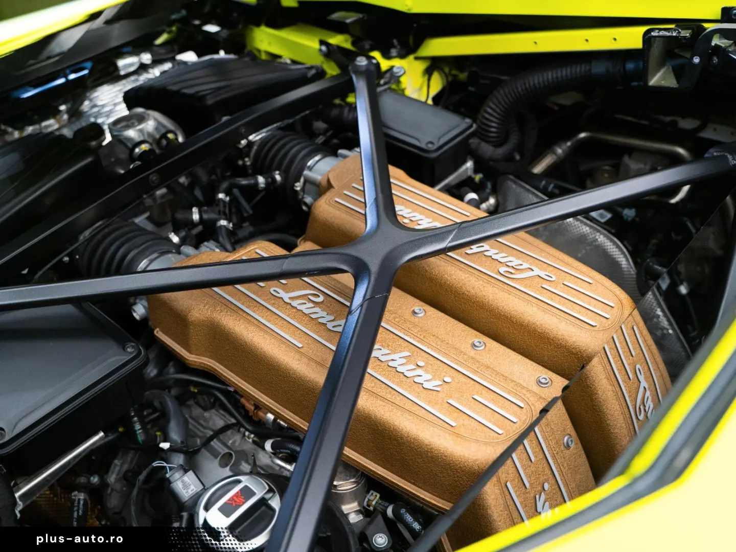 LAMBORGHINI Huracán STO   Verde Shock   Carbon   Lift