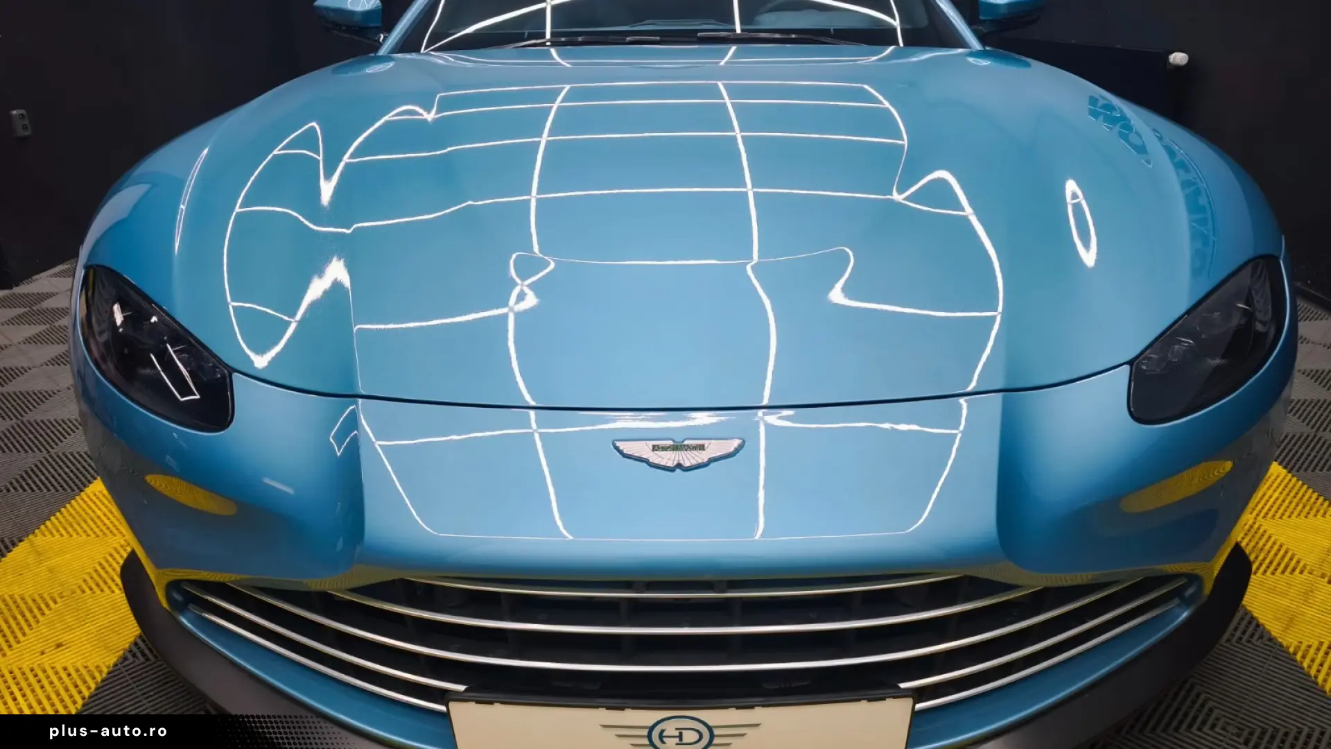 ASTON MARTIN VANTAGE ROADSTER   360  • MEMORY • LED
