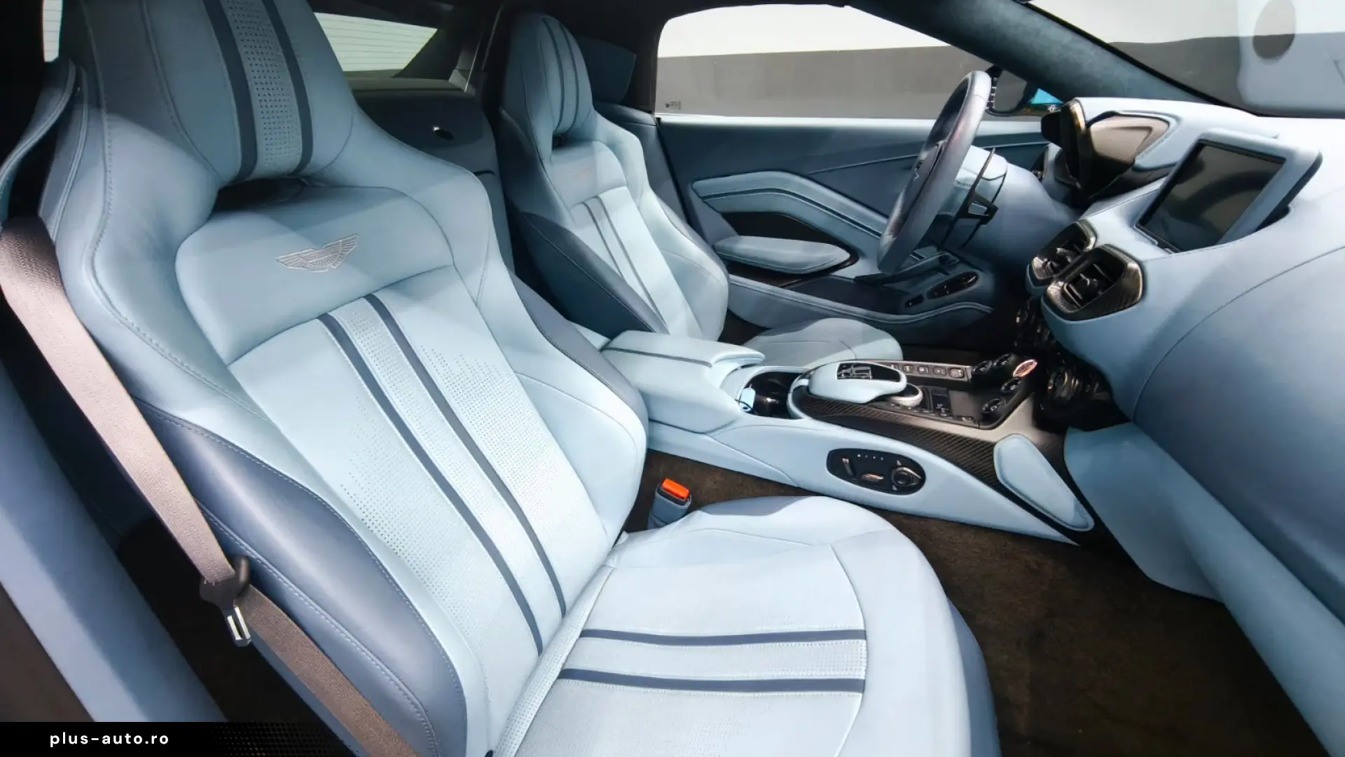 ASTON MARTIN VANTAGE ROADSTER   360  • MEMORY • LED