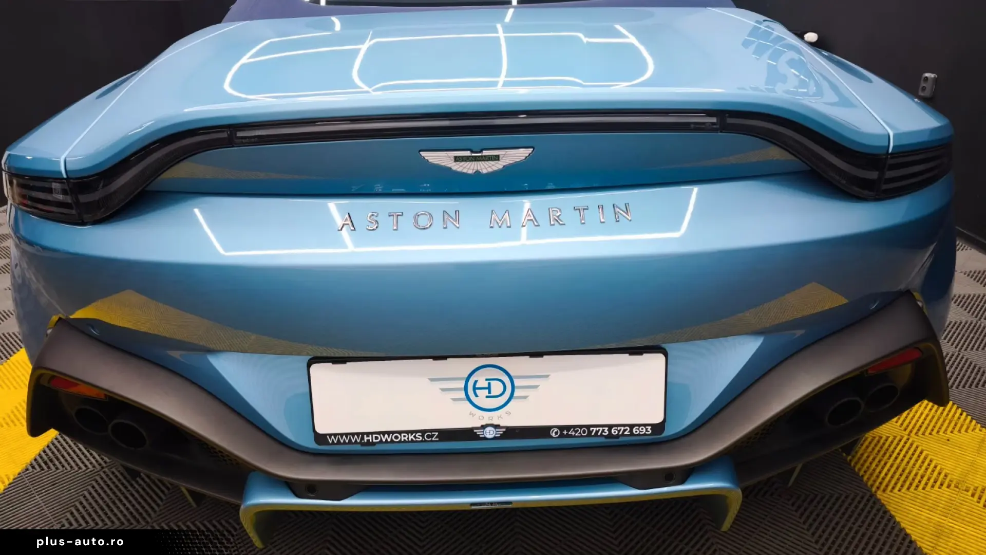 ASTON MARTIN VANTAGE ROADSTER   360  • MEMORY • LED