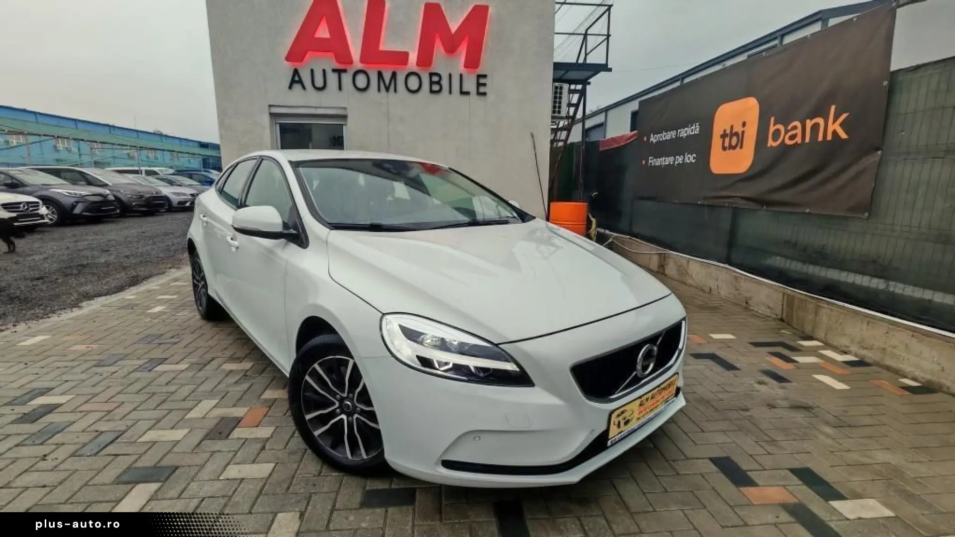 Volvo V40 Momentum Diesel Automat 2019 - Rate   Credit   Gar