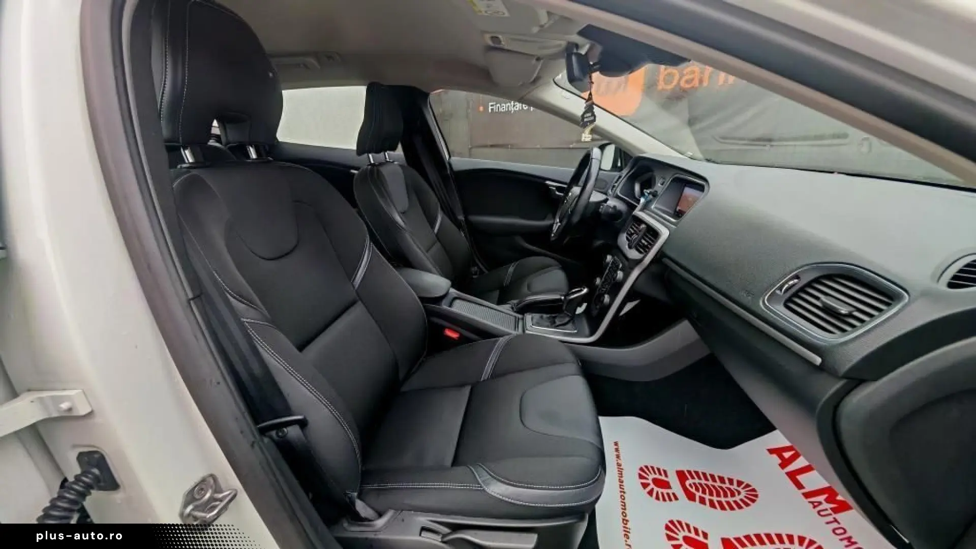 Volvo V40 2019 diesel, 9.950 € — imagine 12