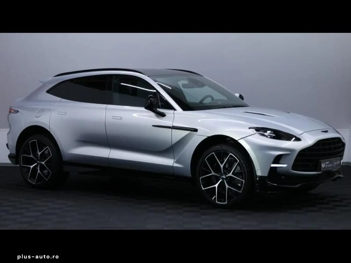 ASTON MARTIN DBX 707 V8  Lightning Silver
