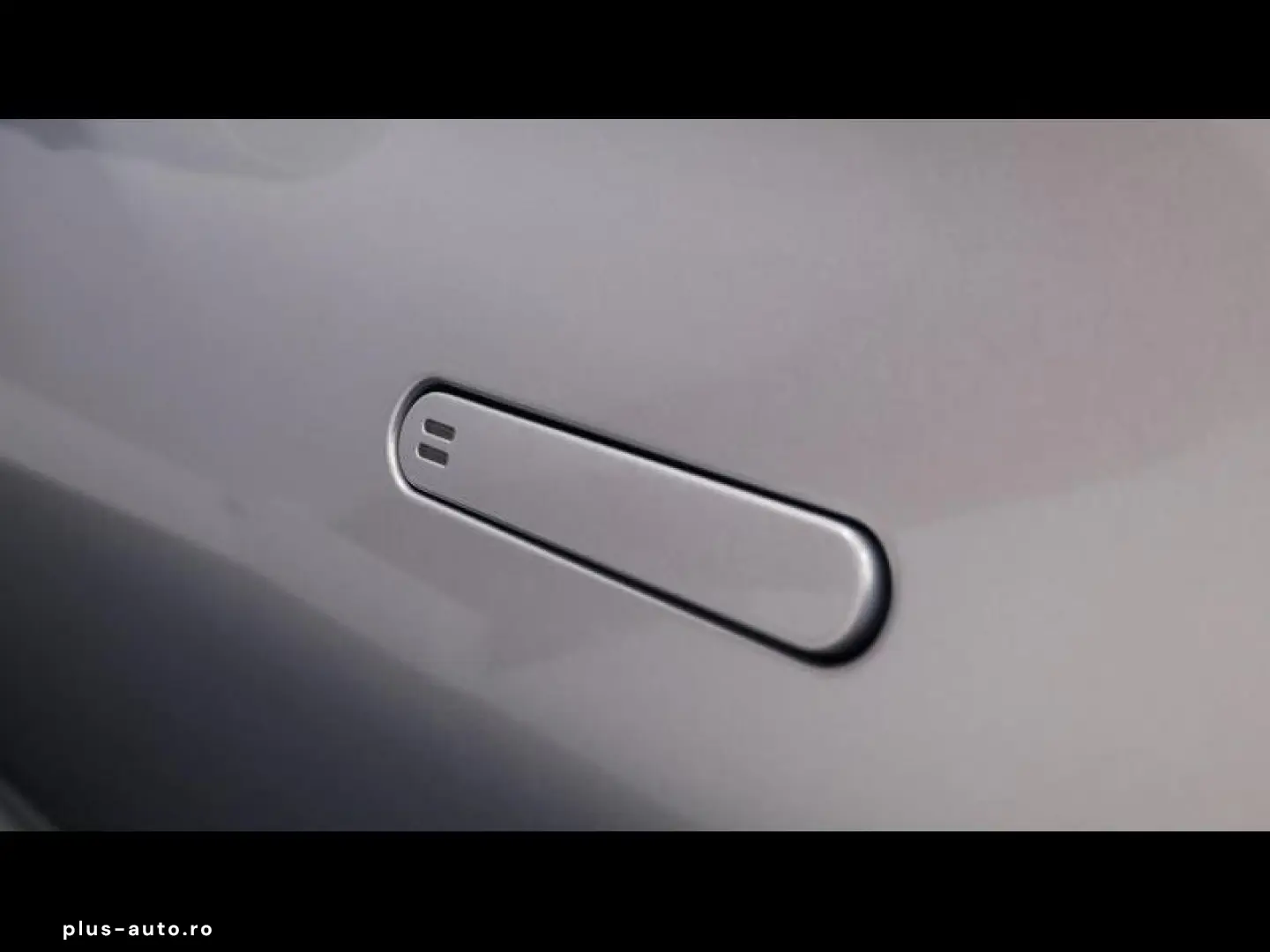 ASTON MARTIN DBX 707 V8  Lightning Silver