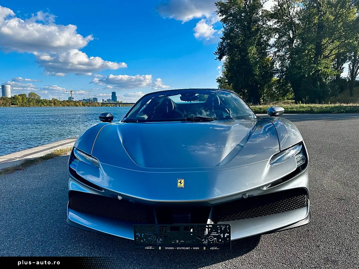 FERRARI SF90 Stradale