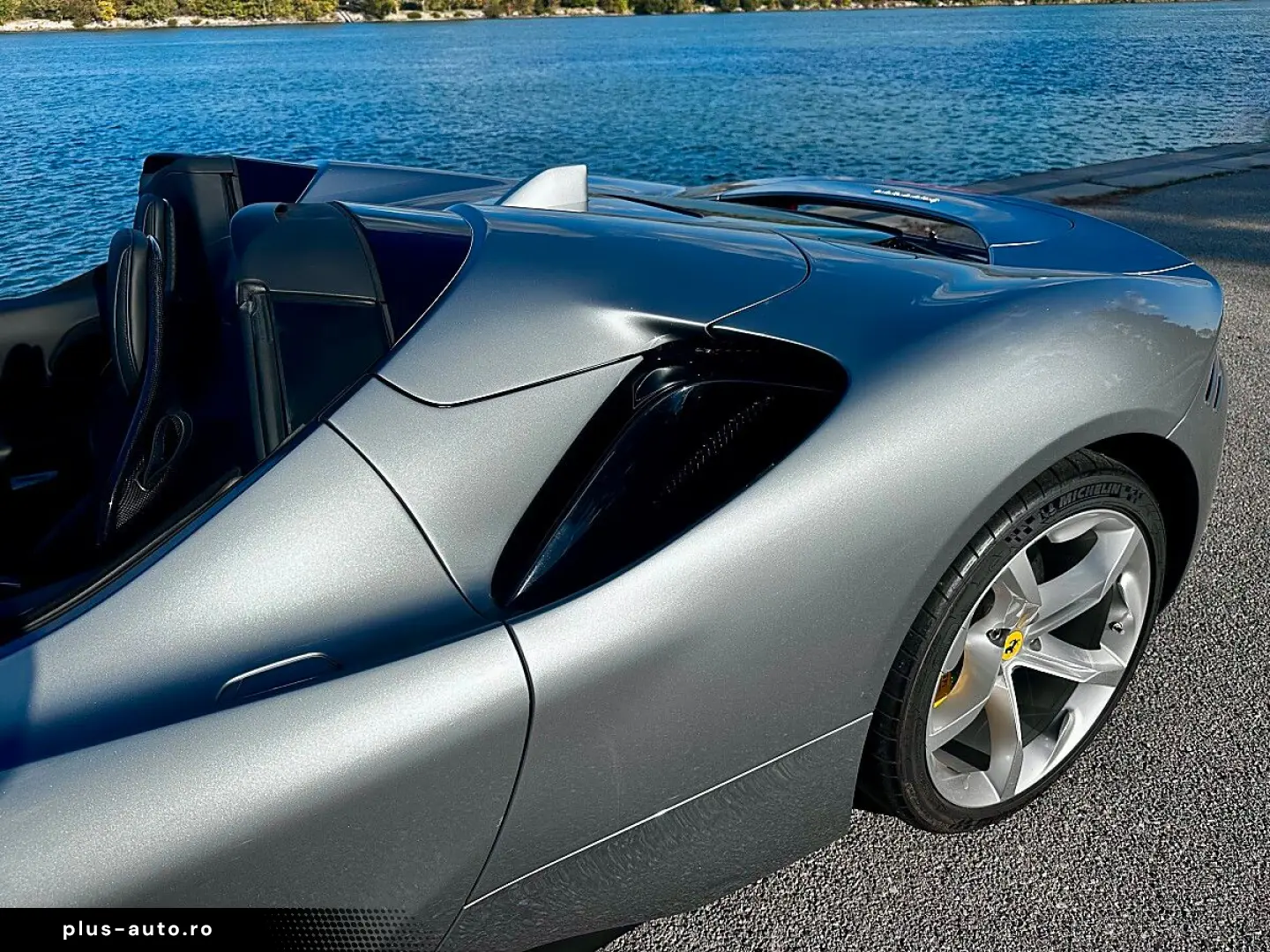 FERRARI SF90 Stradale