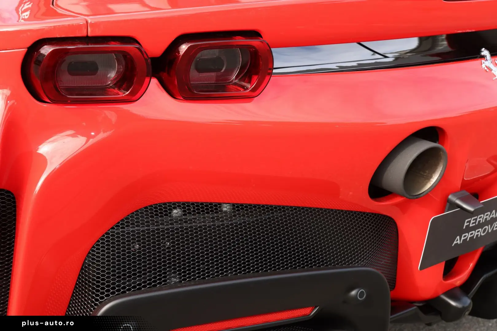 FERRARI SF 90 Spider