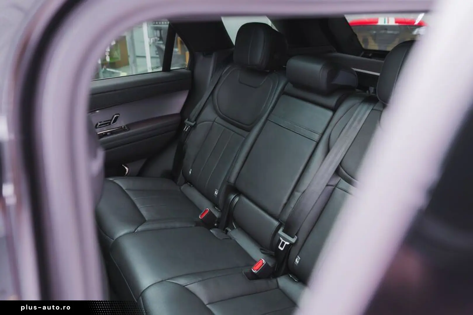 Land Rover Range Rover Sport 2024 hibrid, 78.233 € — imagine 11