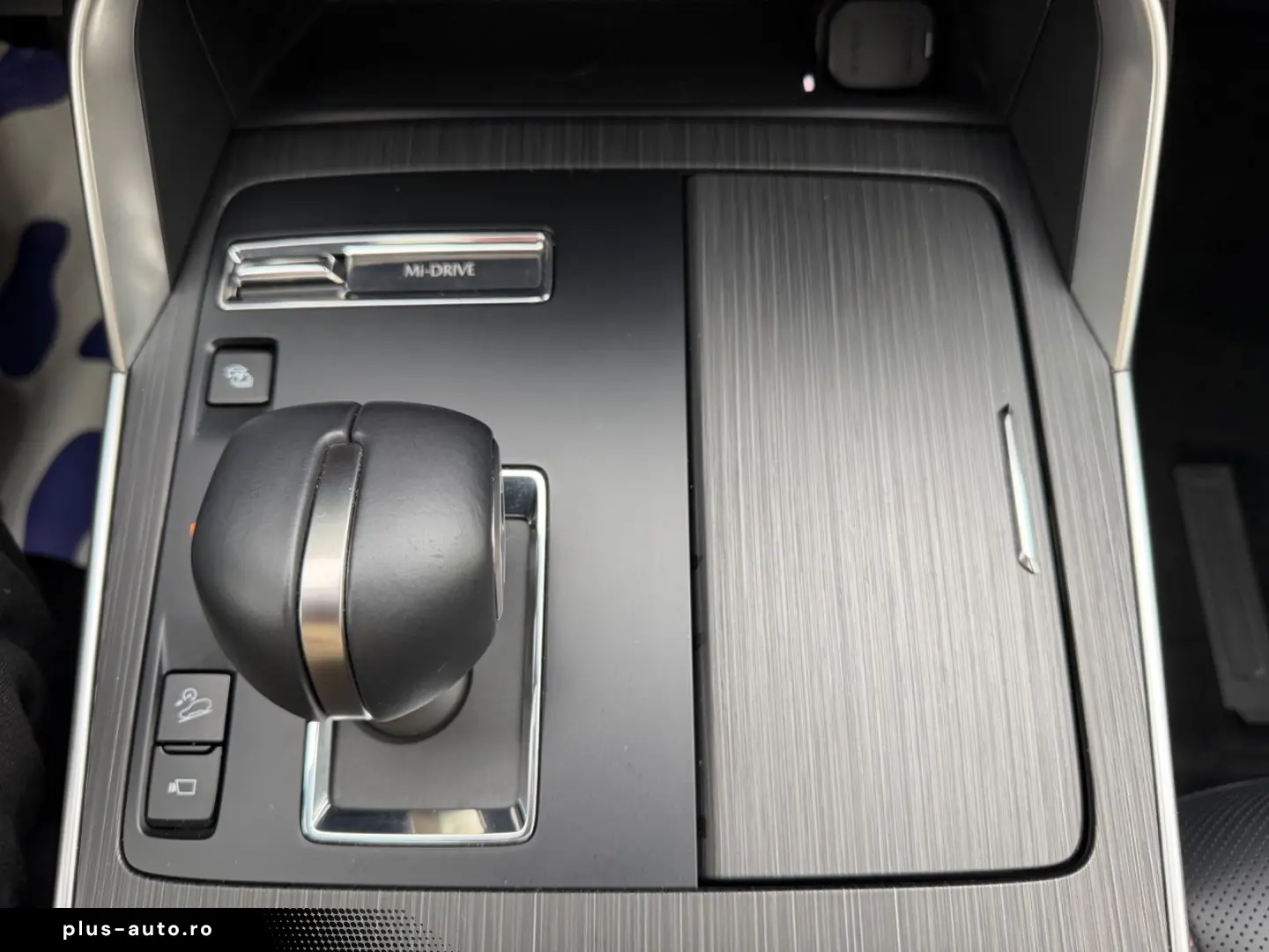 Mazda CX-80 2025 hibrid, 47.328 € — imagine 30