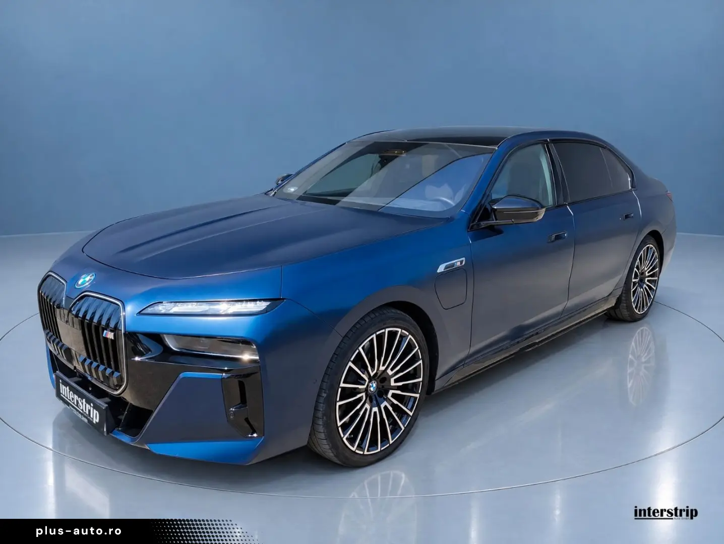 BMW M760e INDIVIDUAL.EXDRIVE.MASSAGE.FOND.B&W.AHK