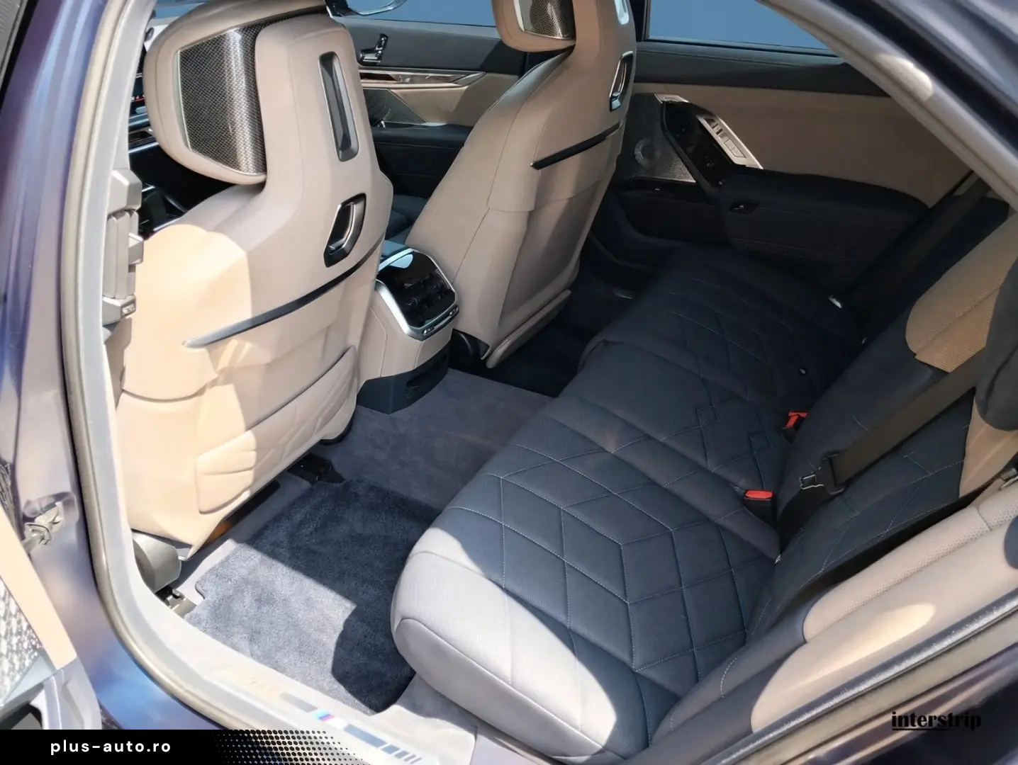 BMW M760e INDIVIDUAL.EXDRIVE.MASSAGE.FOND.B&W.AHK